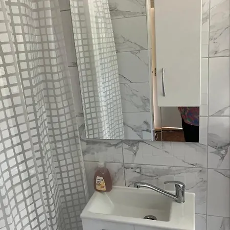 Zsuzsa Vendeghaza Apartment