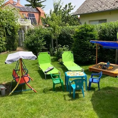 Zsuzsa Vendeghaza Apartment Balatonfured